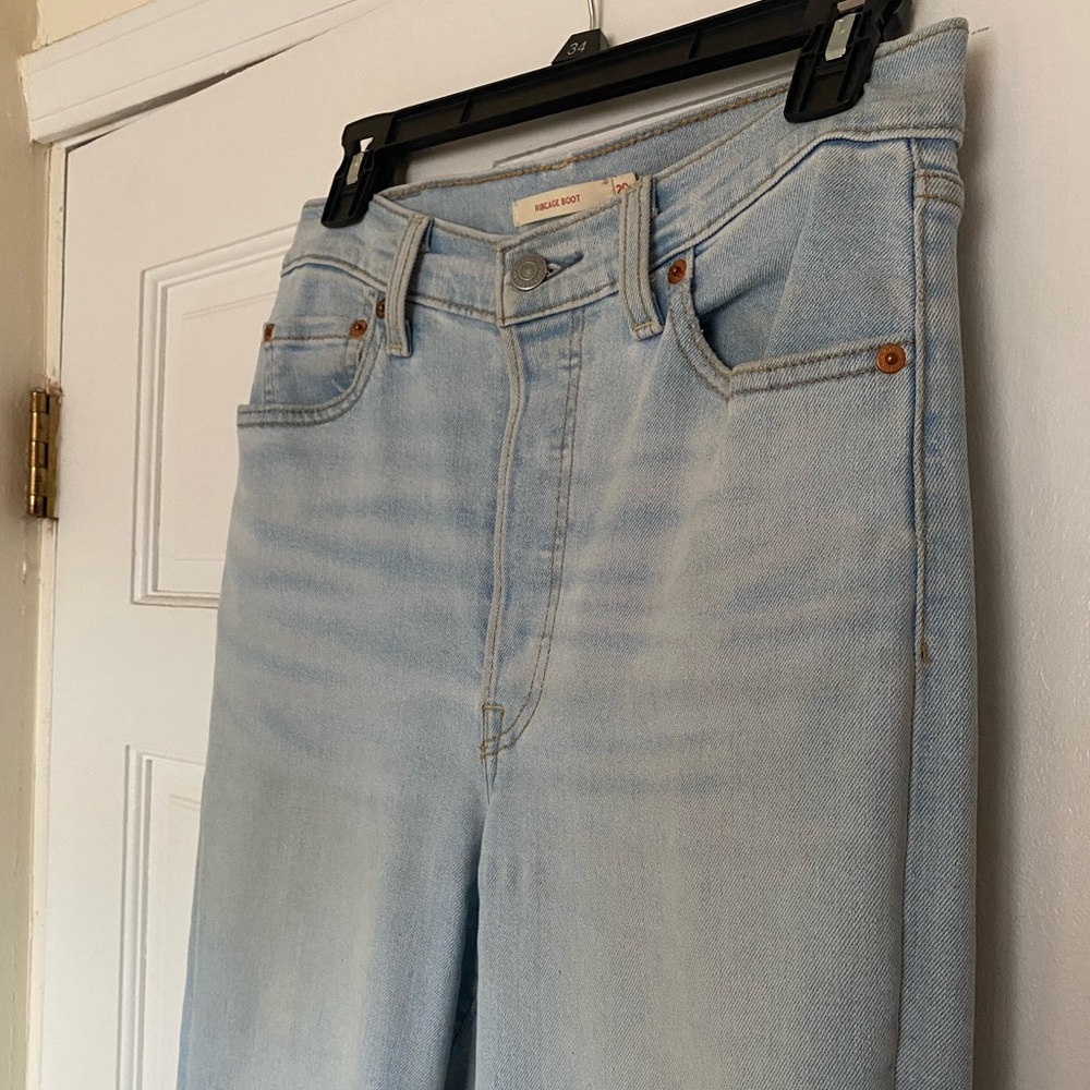 Levi’s Ribcage Bootcut High Rise jeans - Picture 4 of 6